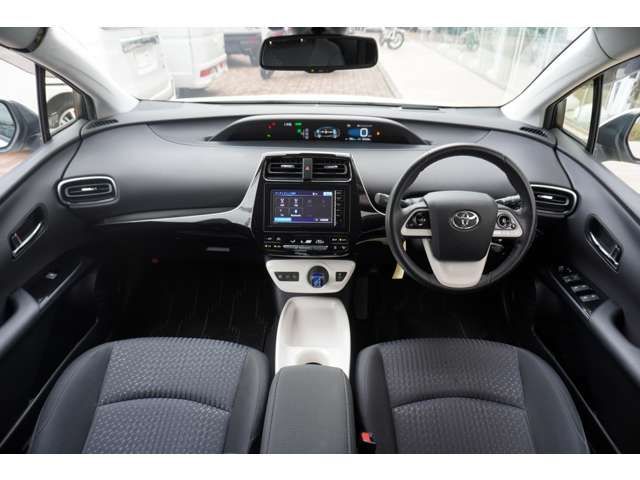 Toyota PRIUS 2016-10 193707-4