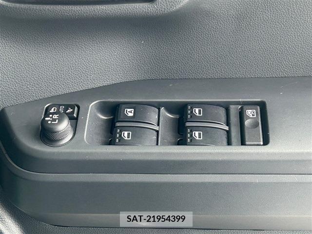Toyota Pixis Mega 2022-08 341712-19