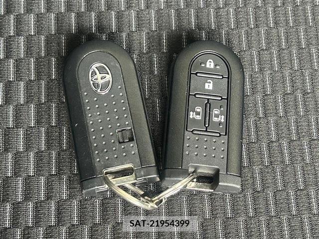 Toyota Pixis Mega 2022-08 341712-20