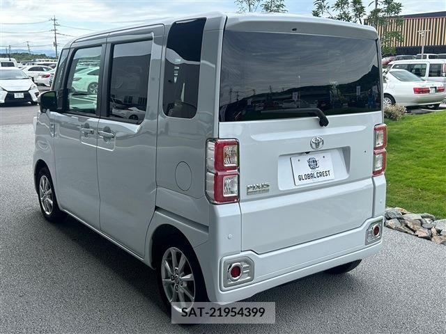 Toyota Pixis Mega 2022-08 341712-3