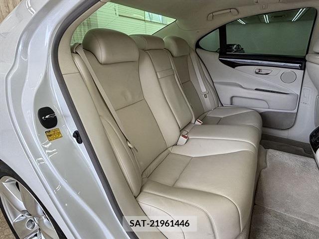 Lexus LS 2006-11 316833-9