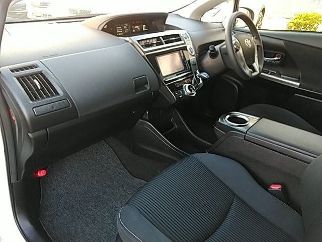 Toyota PRIUS ALPHA 2015-04 193489-11