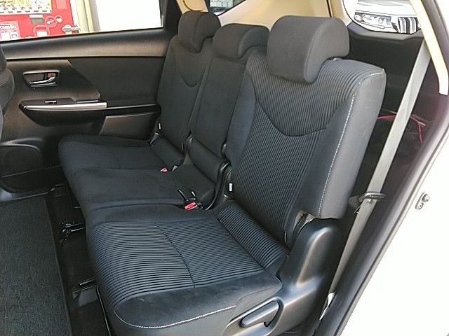Toyota PRIUS ALPHA 2015-04 193489-12