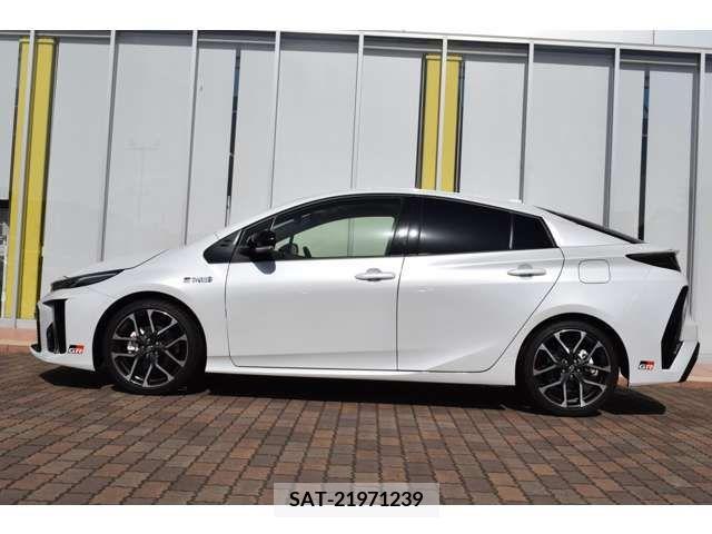 Toyota PRIUS PHV 2021-10 322606-3