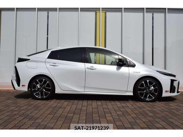 Toyota PRIUS PHV 2021-10 322606-2