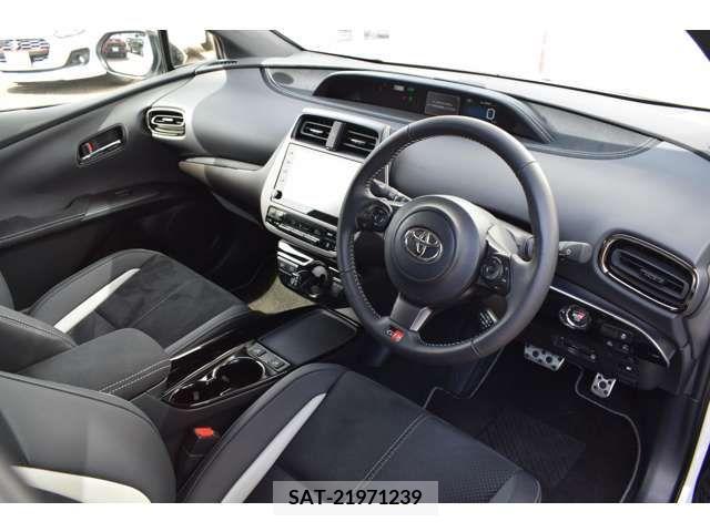 Toyota PRIUS PHV 2021-10 322606-5