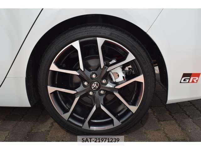 Toyota PRIUS PHV 2021-10 322606-18