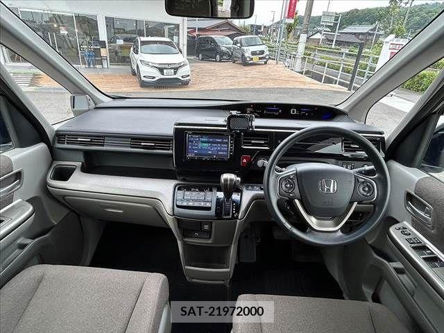 Honda STEP WGN 2019-10 384597-1