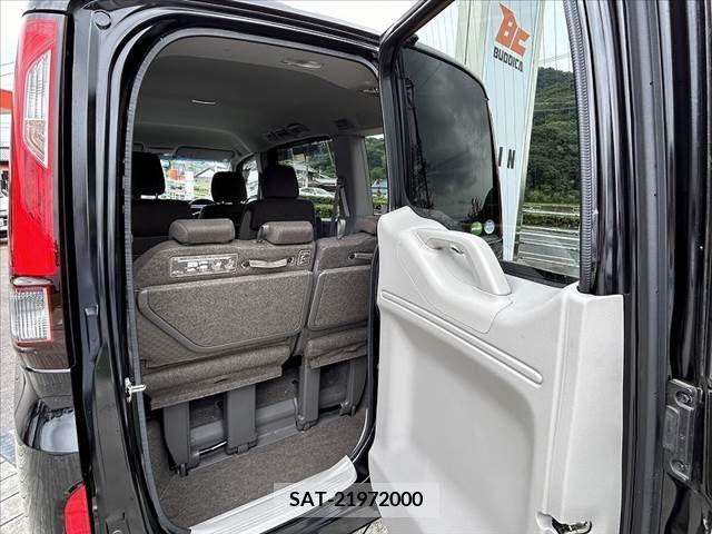 Honda STEP WGN 2019-10 384597-22
