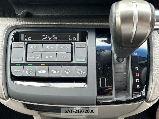 Honda STEP WGN 2019-10 384597-6
