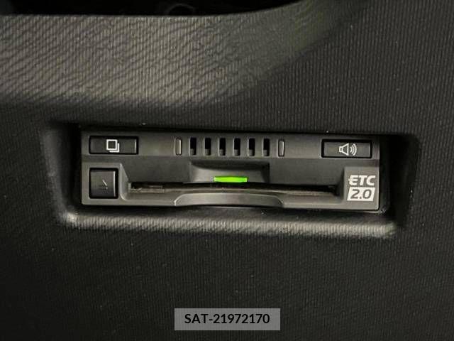 Toyota AQUA 2017-04 260345-5