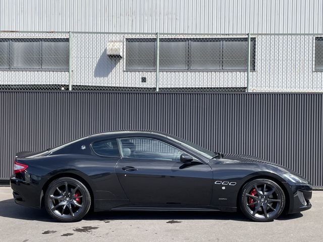 Maserati GRANTURISMO 2011-08 181658-5