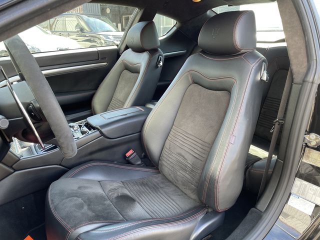Maserati GRANTURISMO 2011-08 181658-10