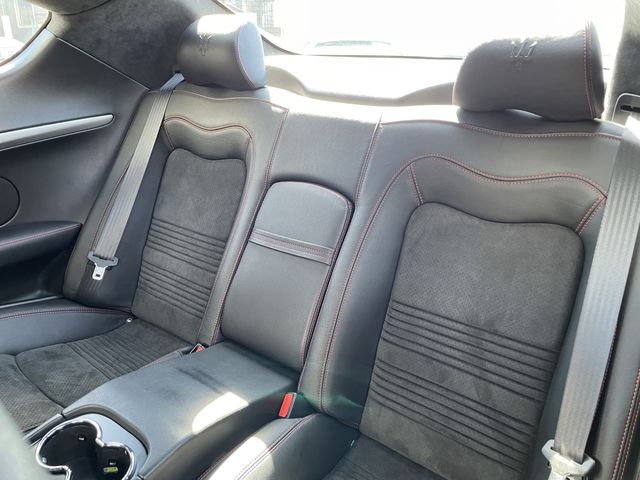 Maserati GRANTURISMO 2011-08 181658-12