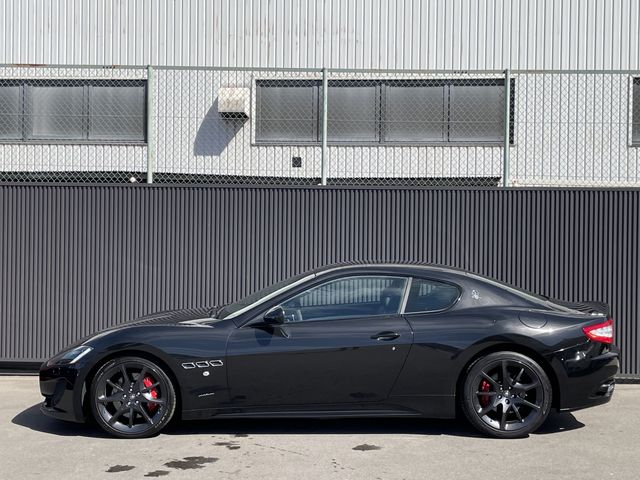 Maserati GRANTURISMO 2011-08 181658-6