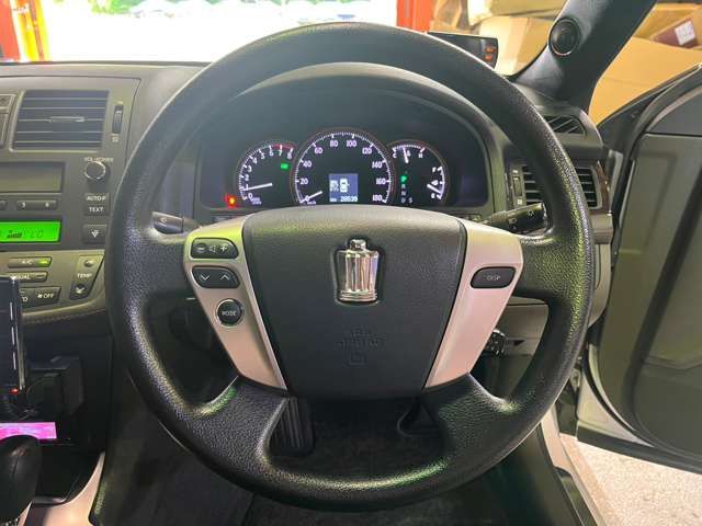 Toyota CROWN SEDAN 2012-11 6512-11