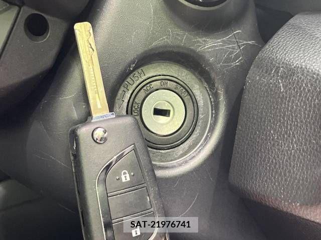 Toyota YARIS 2022-06 290826-3