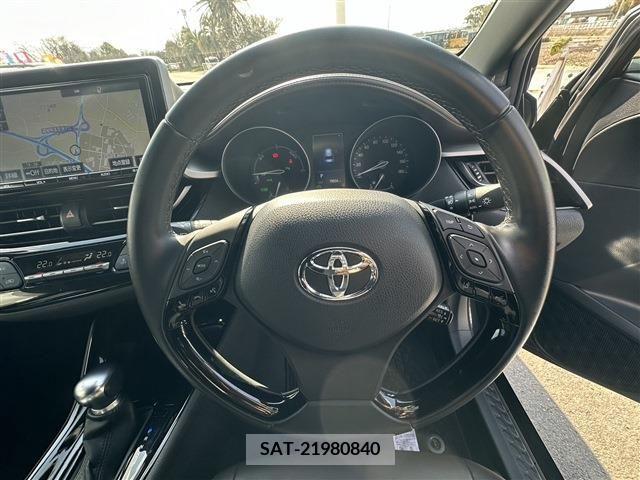 Toyota C-HR 2018-09 256216-12