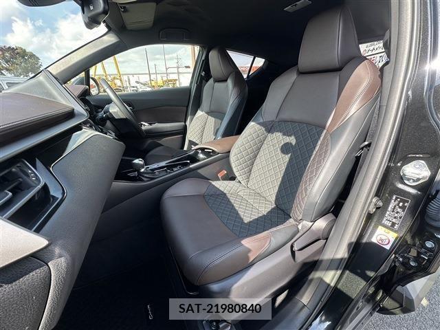 Toyota C-HR 2018-09 256216-21