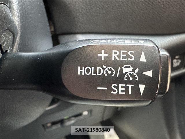 Toyota C-HR 2018-09 256216-11