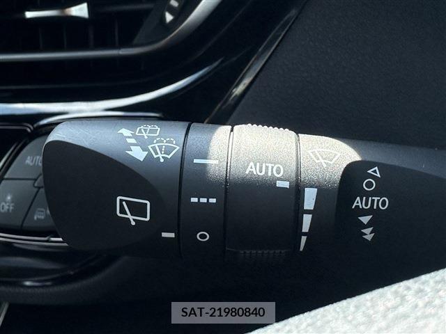 Toyota C-HR 2018-09 256216-9