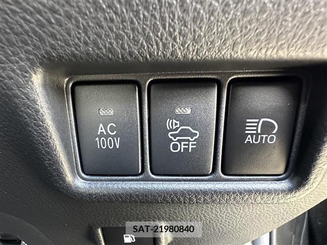 Toyota C-HR 2018-09 256216-15