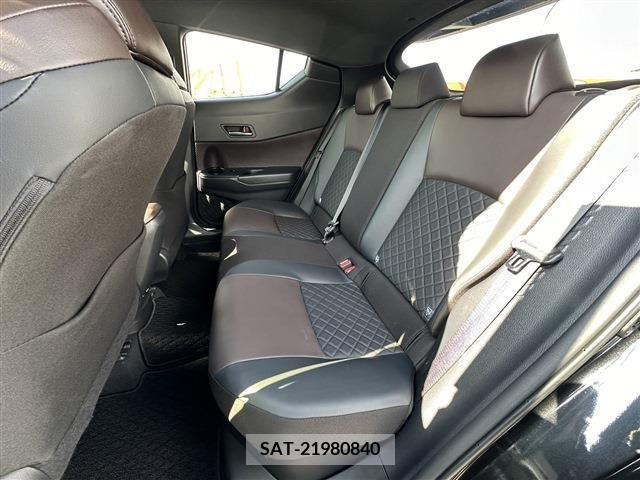 Toyota C-HR 2018-09 256216-23