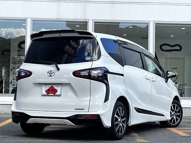 Toyota SIENTA 2018-06 192298-2