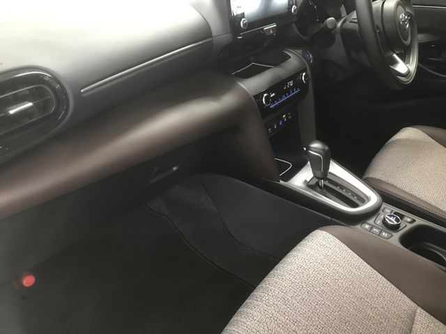 Toyota YARIS CROSS 2022-07 180961-18