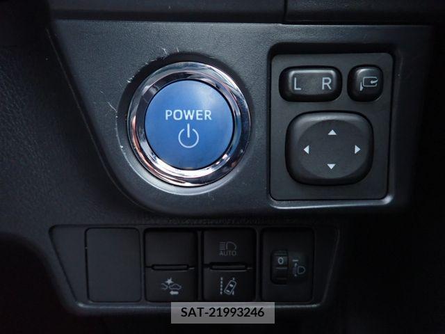 Toyota COROLLA AXIO 2018-09 265814-7