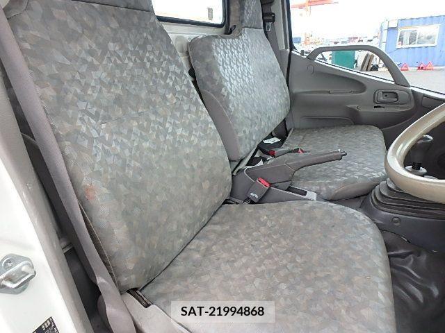 Hino DUTRO 2006-04 212746-1