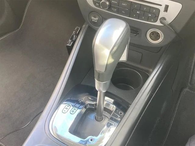 Renault MEGANE ESTATE 2013-03 181867-14