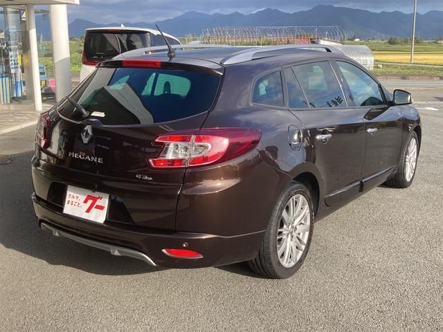 Renault MEGANE ESTATE 2013-03 181867-4