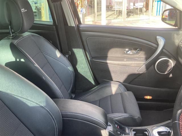 Renault MEGANE ESTATE 2013-03 181867-19