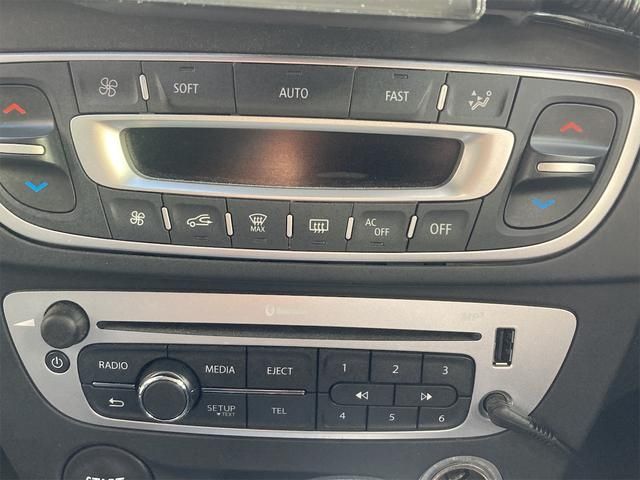 Renault MEGANE ESTATE 2013-03 181867-12