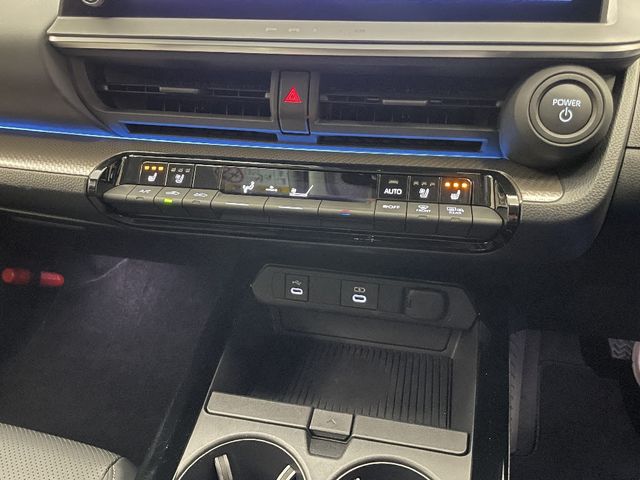 Toyota PRIUS PHV 2023-06 185483-18