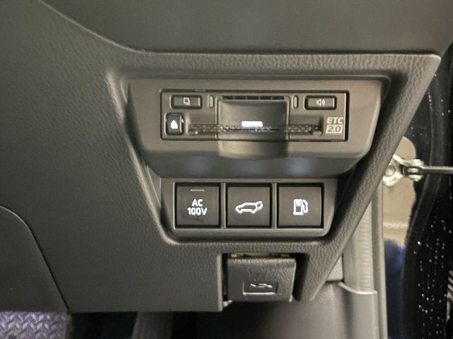 Toyota PRIUS PHV 2023-06 185483-22