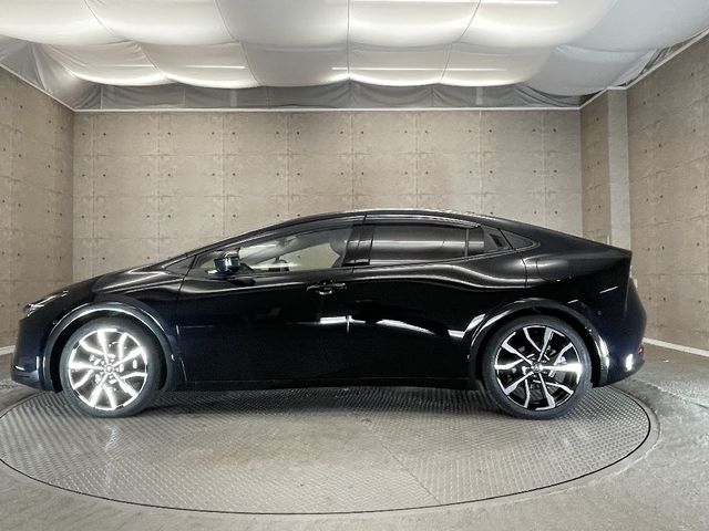 Toyota PRIUS PHV 2023-06 185483-14