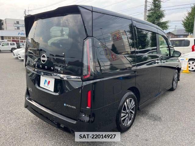 Nissan SERENA 2023-06 367690-17