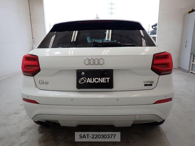 Audi Q2 2018-06 318030-3