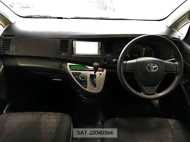 Toyota ISIS 2012-12 321093-18