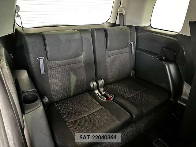 Toyota ISIS 2012-12 321093-9