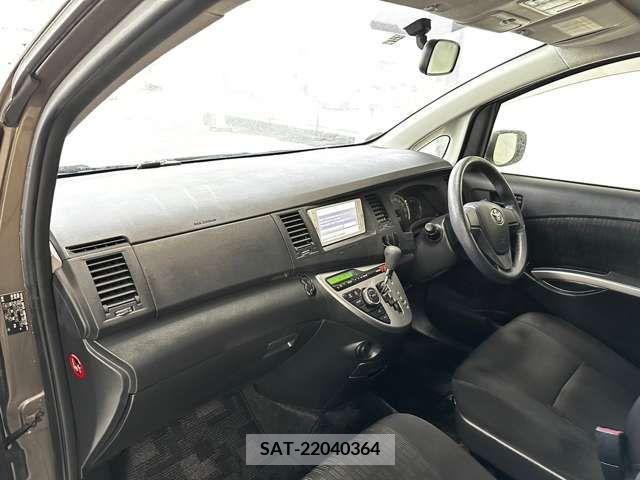 Toyota ISIS 2012-12 321093-17