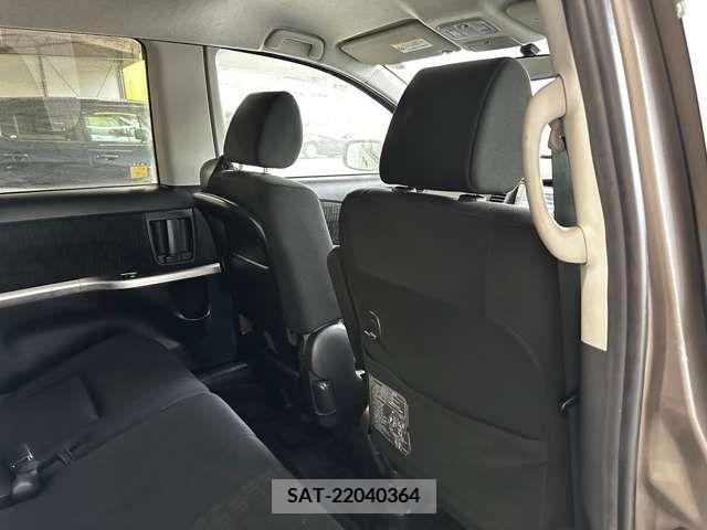 Toyota ISIS 2012-12 321093-8
