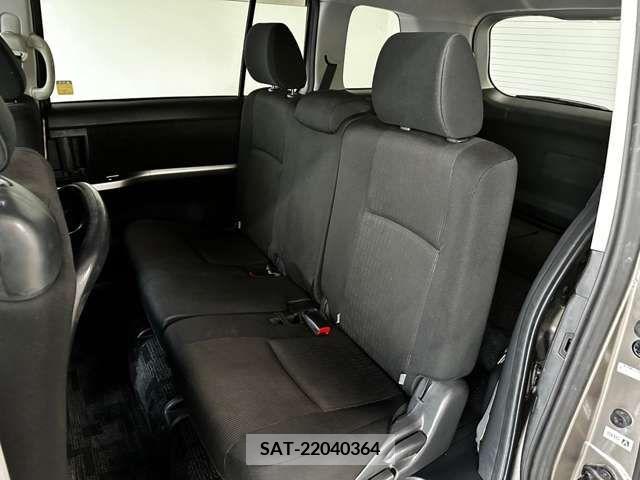 Toyota ISIS 2012-12 321093-15