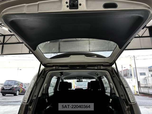 Toyota ISIS 2012-12 321093-14