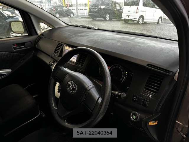Toyota ISIS 2012-12 321093-5