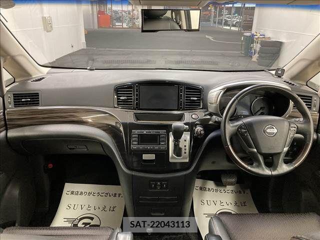 Nissan ELGRAND 2015-06 205653-1