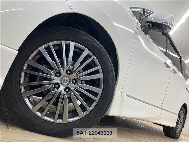 Nissan ELGRAND 2015-06 205653-19