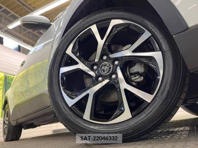 Toyota C-HR 2017-02 264076-13